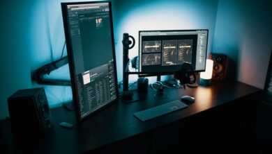توصيل شاشتين على كمبيوتر