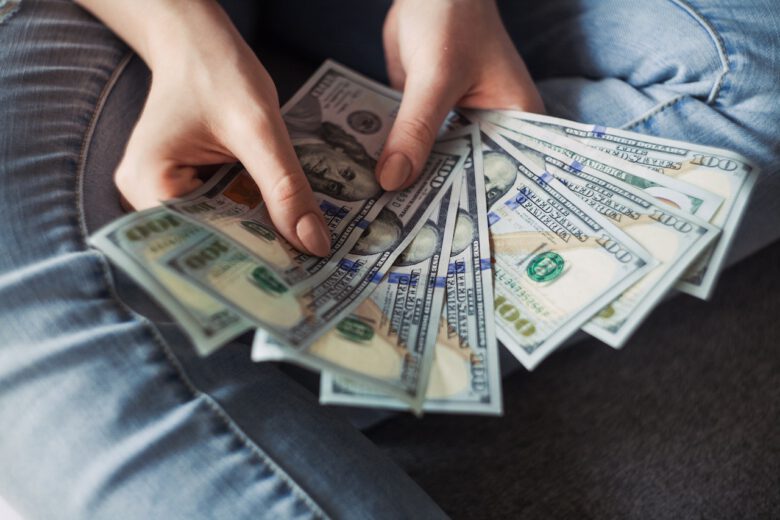 كيف ترد على سؤال كم راتبك بذكاء