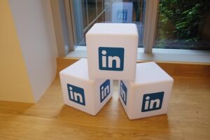 كيفية إنشاء حساب LinkedIn احترافي لجلب فرص العمل