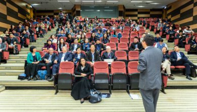 كيف تتحدث أمام الجمهور