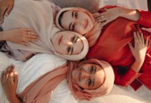 صورة لبشرة صحية وجميلة تظهر نضارة وإشراقاً وجمالا