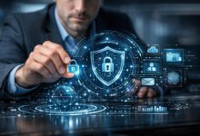 صورة توضيحية لحماية البيانات عند استخدام ChatGPT وGemini تحتوي على كلمة حماية البيانات