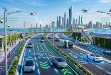 تصميم مستقبلي لطريق ذكي في مدينة متطورة لعام 2026 يبرز تقنيات البنية التحتية الحديثة